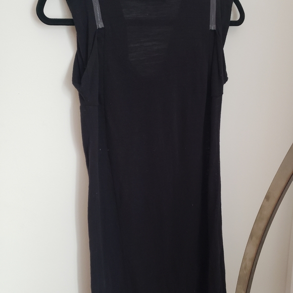 Dress - Picture 7 of 10